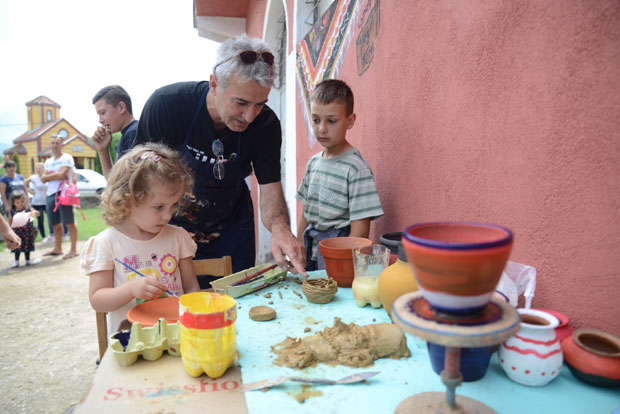 
Сазидали мајстори пола Пирота